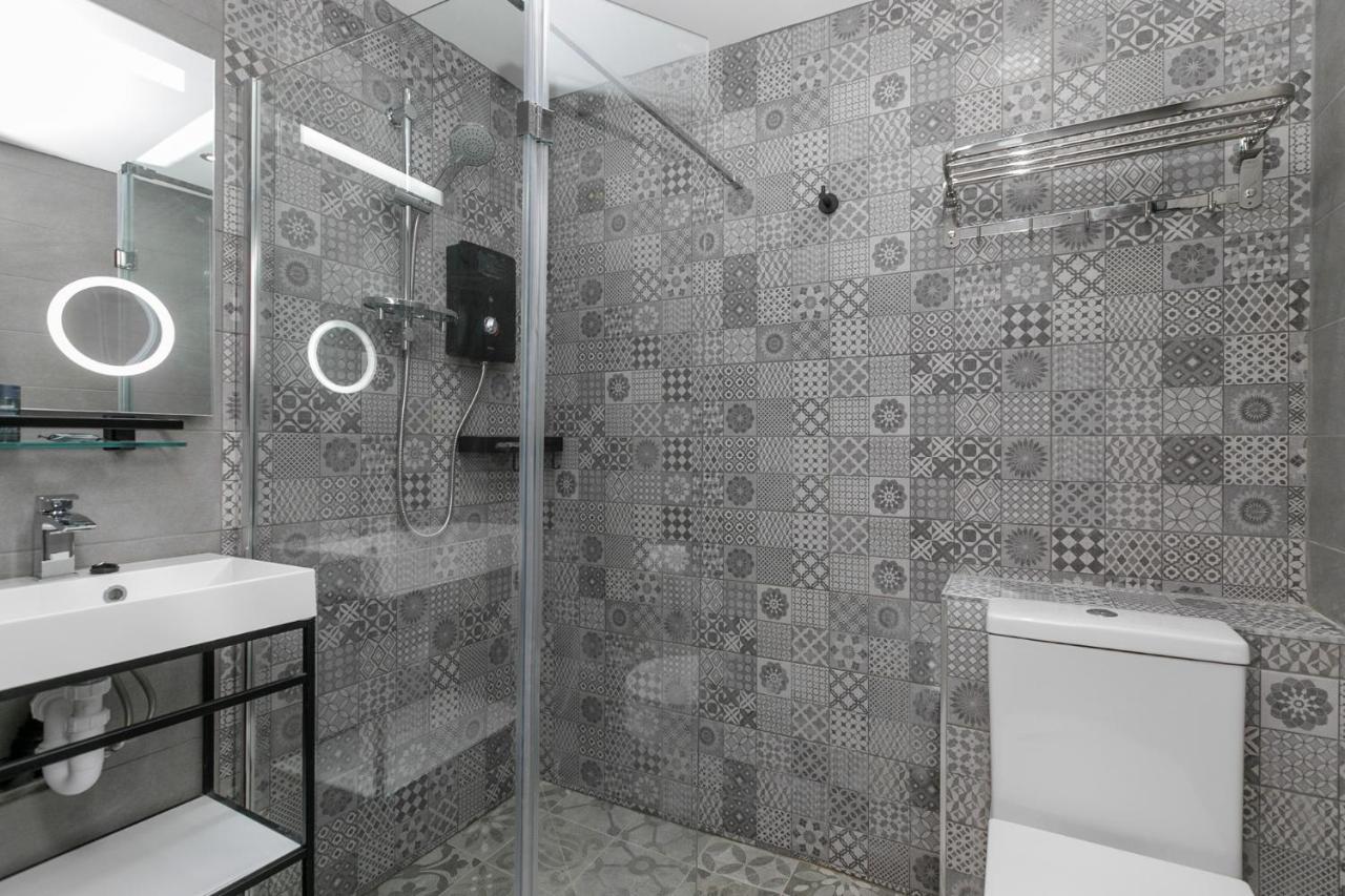 Number 11 By The Warren Collection Hotel Белфаст Екстериор снимка